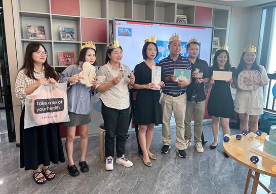 欢乐之蓝，起头开放